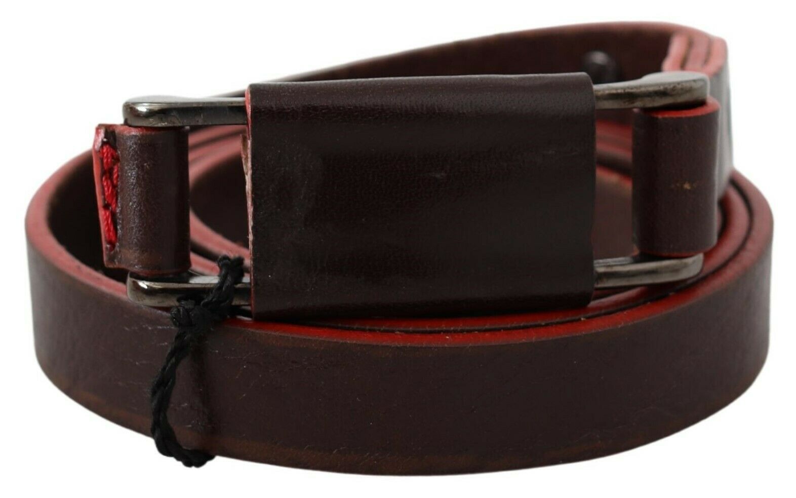 Ceinture en cuir marron avec double boucle en argent patiné.