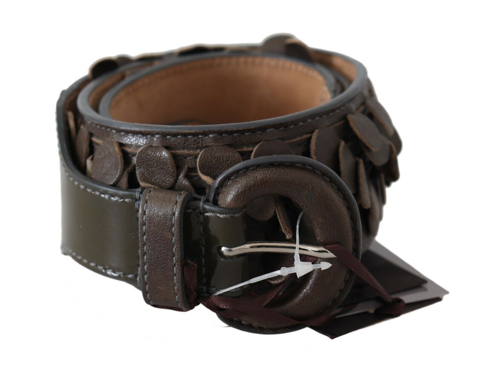 Ceinture en cuir marron foncé avec boucle ronde.