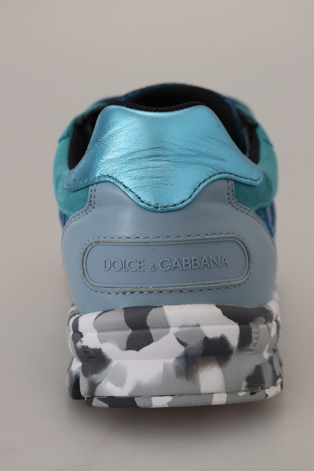 Sneakers basses de sport en cuir bleu gris