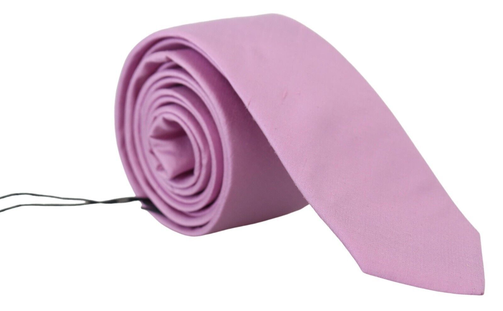 Accessoire de cravate en soie rose classique pour homme.