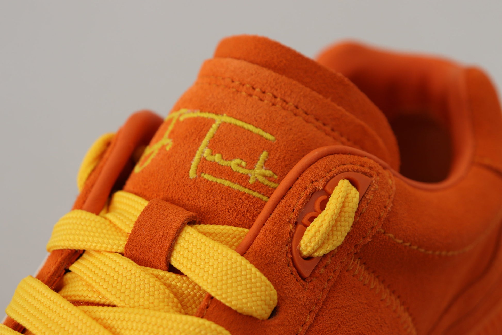 Sneakers en cuir orange Pj Tucker