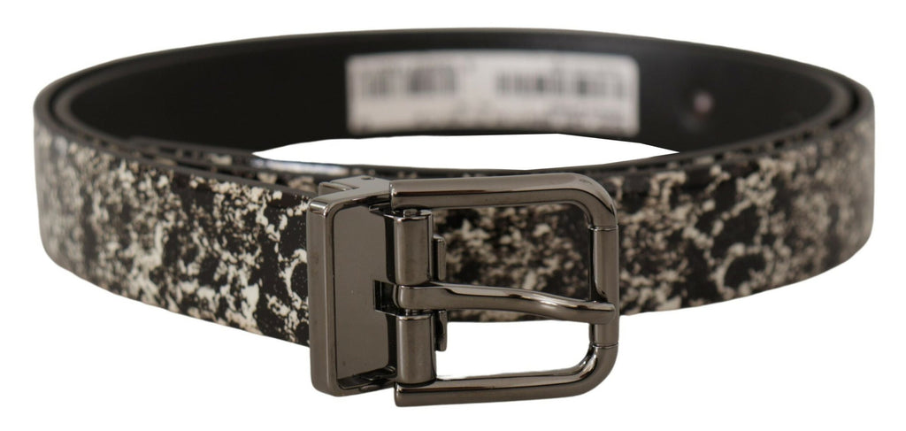Ceinture en cuir noir à imprimé marbré avec logo gris.