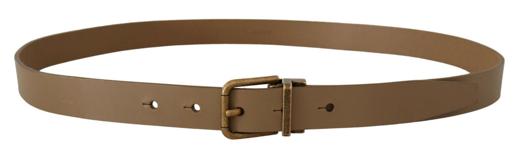 Ceinture classique en cuir pleine peau marron avec boucle en laiton.