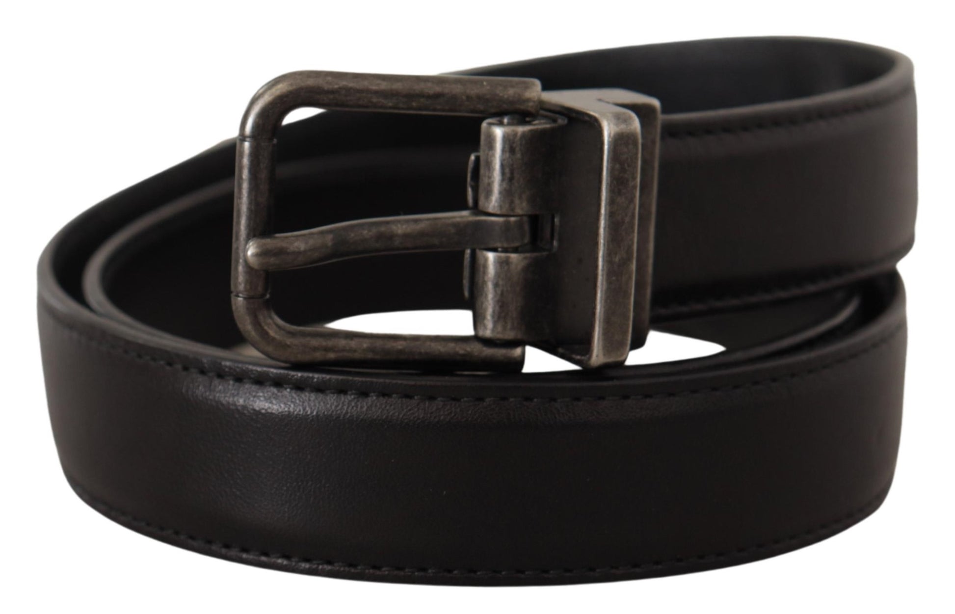 Ceinture en cuir de veau noir avec boucle métallique et logo.