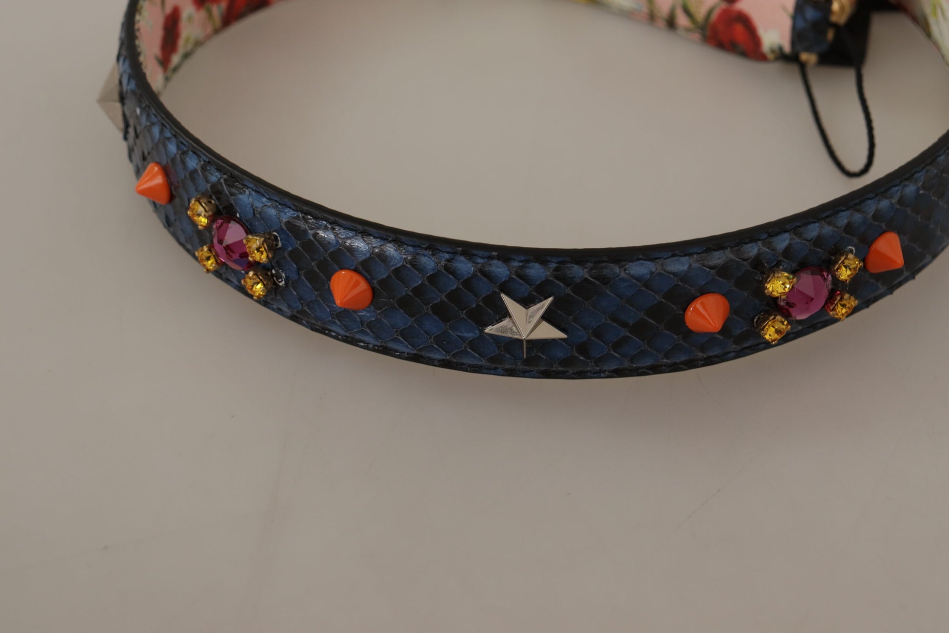 Bandoulière réversible en cuir exotique bleu avec cristaux