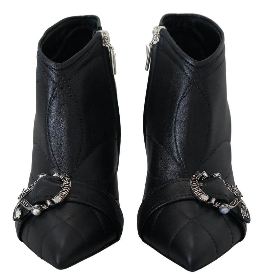 Bottes courtes noires en cuir capitonné avec boucle