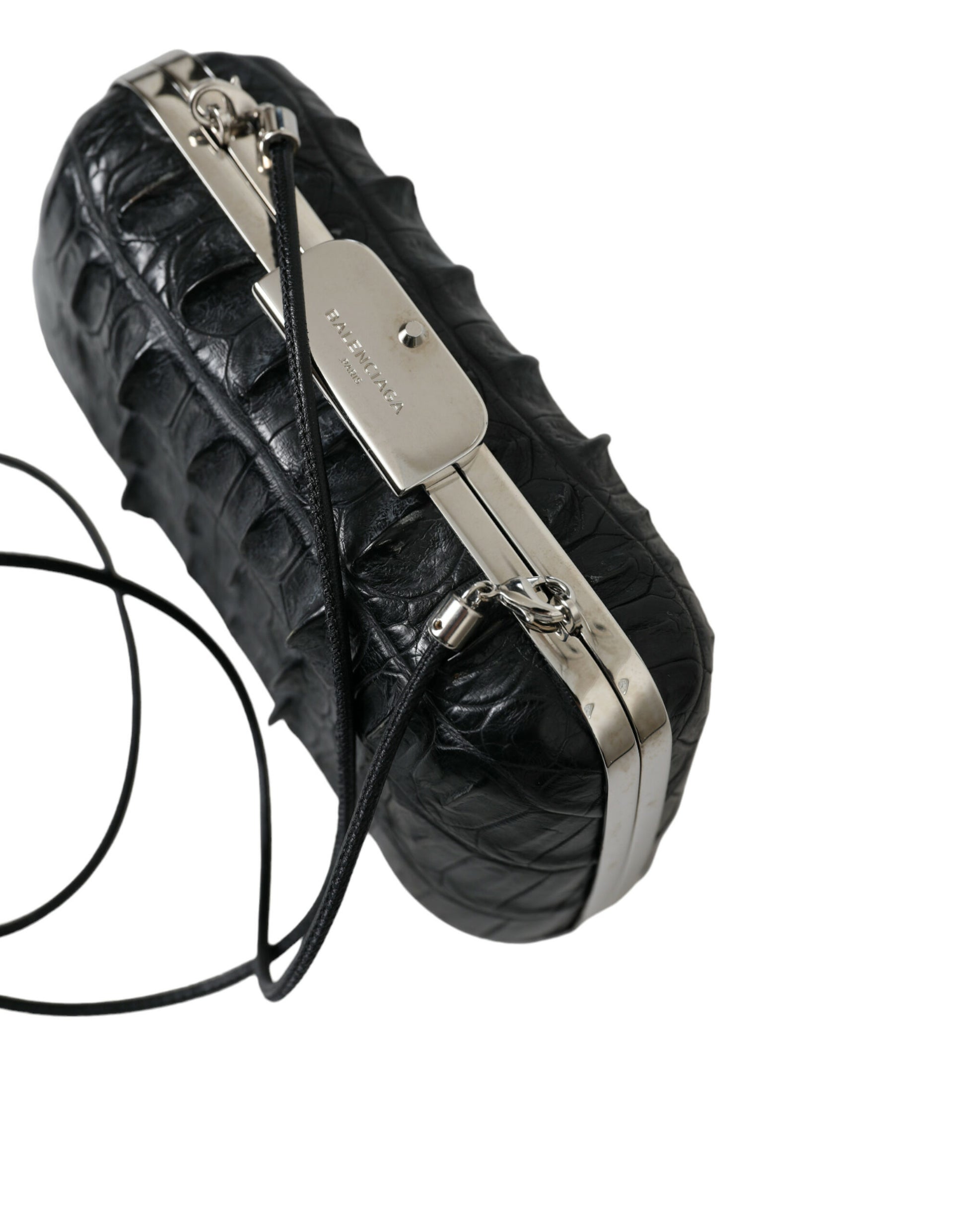 Sac à main porté épaule et porté bandoulière, type boîte, en cuir de peau exotique noire.