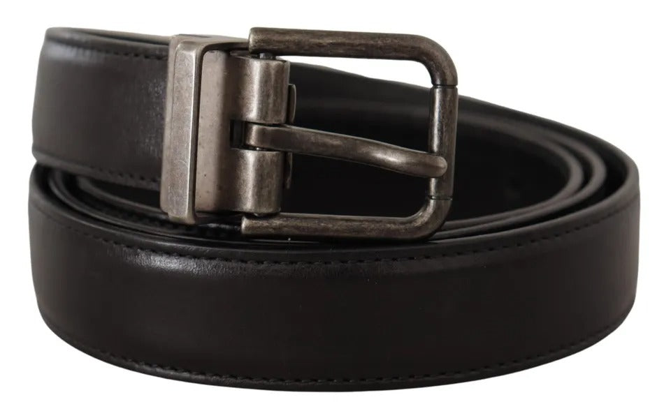 Ceinture en cuir de veau noir avec boucle vintage en métal et logo.