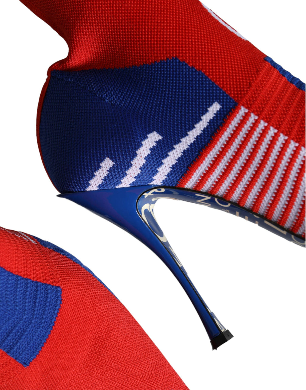 Bottes de cheville en forme de chaussettes extensibles rouges et bleues avec logo.