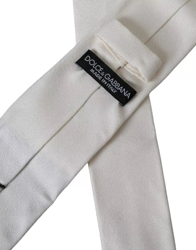 Cravate homme classique en soie blanche, taille réglable.