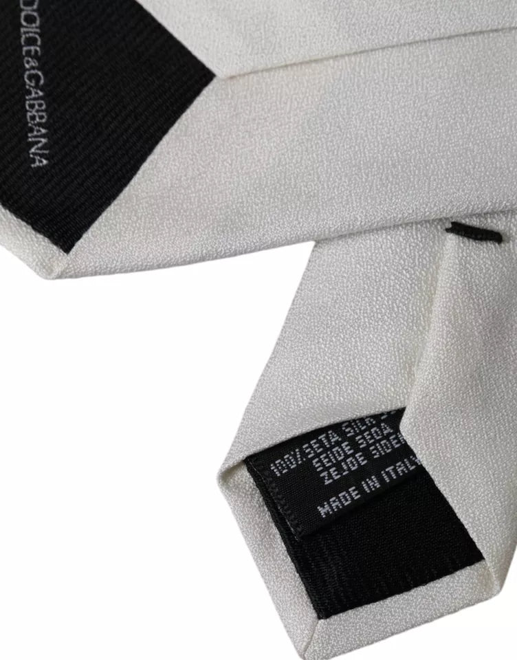 Cravate homme classique en soie blanche, taille réglable.