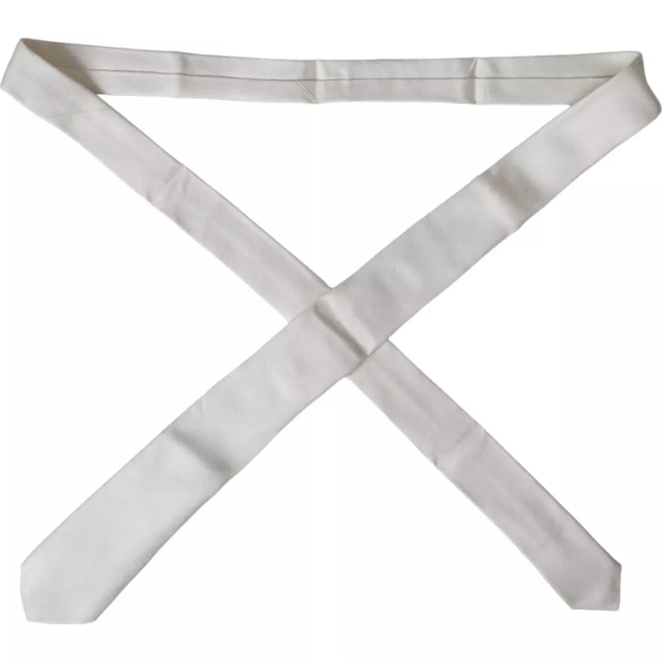 Cravate homme classique en soie blanche, taille réglable.
