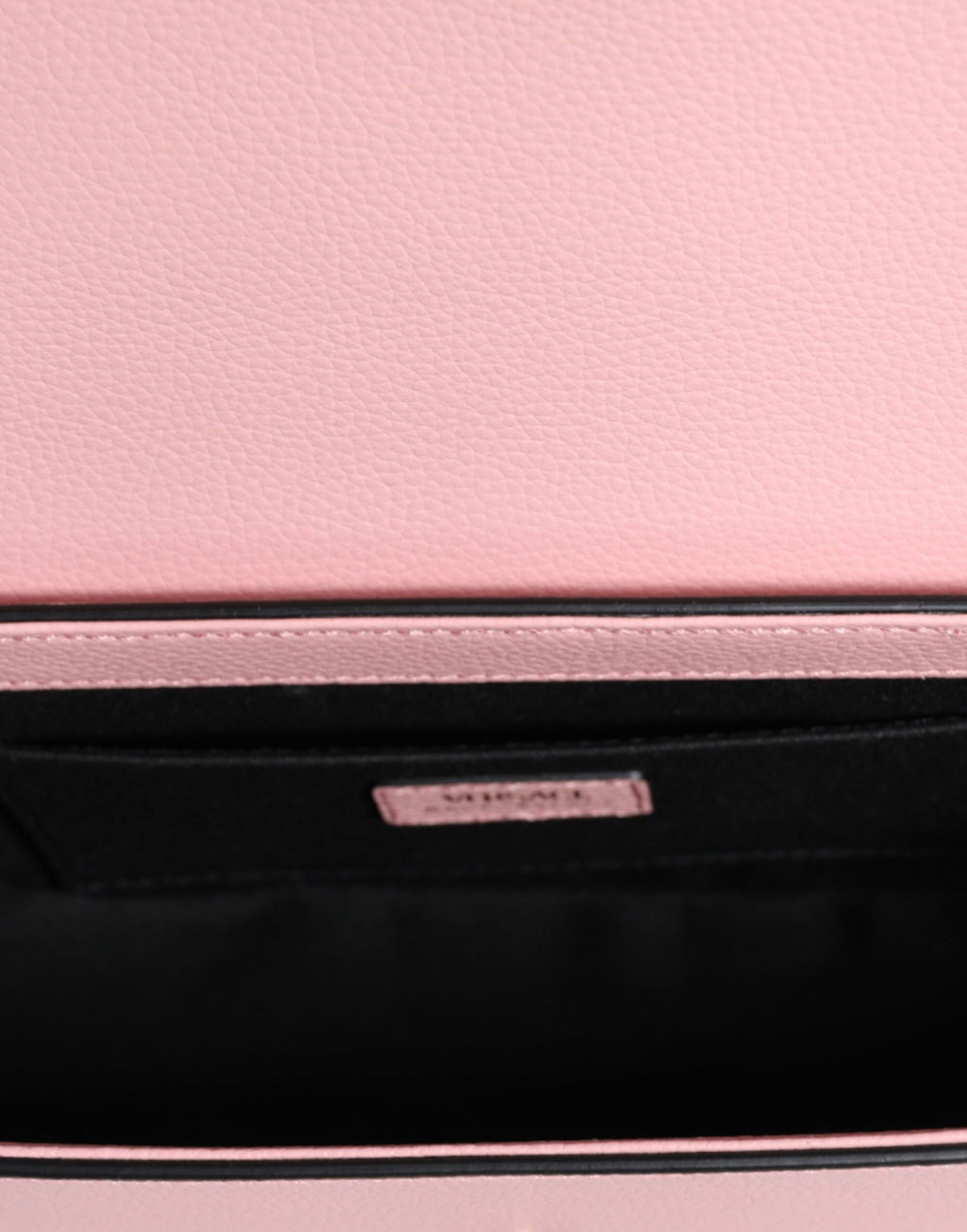 Sac bandoulière à logo en cuir de veau grainé rose.