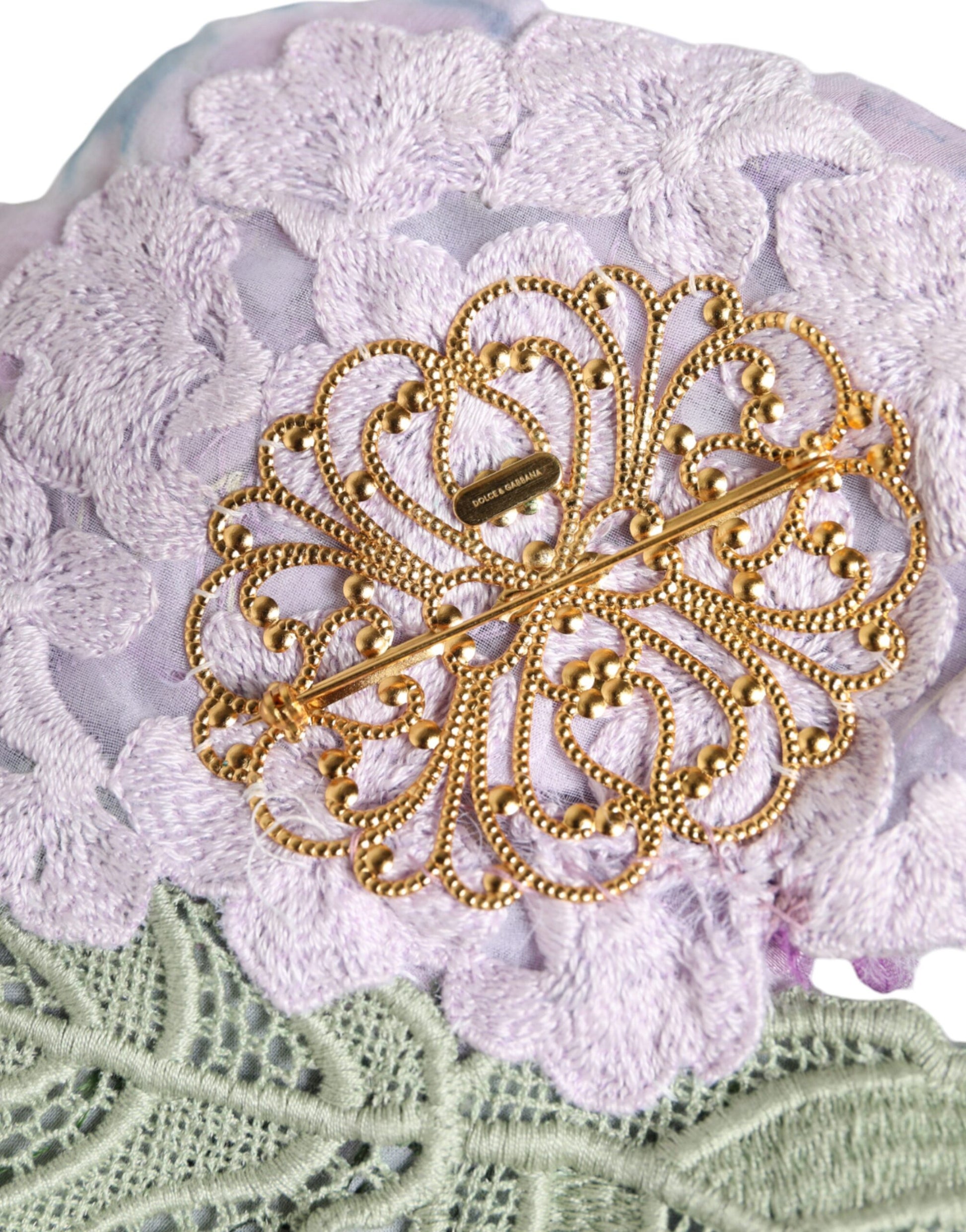 Broche en laiton doré avec hortensias multicolores