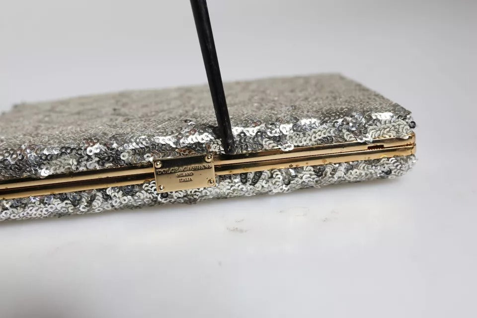 Sac à main de soirée argenté à paillettes, porté épaule ou porté main.