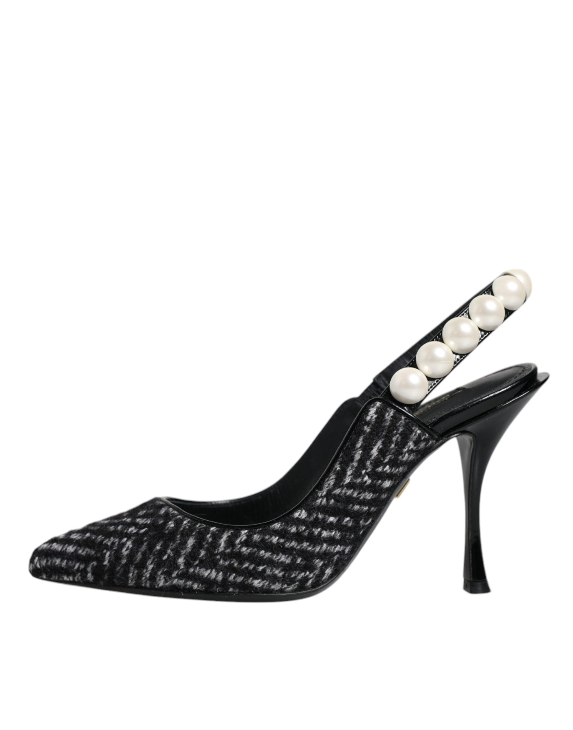 Escarpins à bout ouvert en faux cuir avec motif chevron blanc et noir et perles factices.