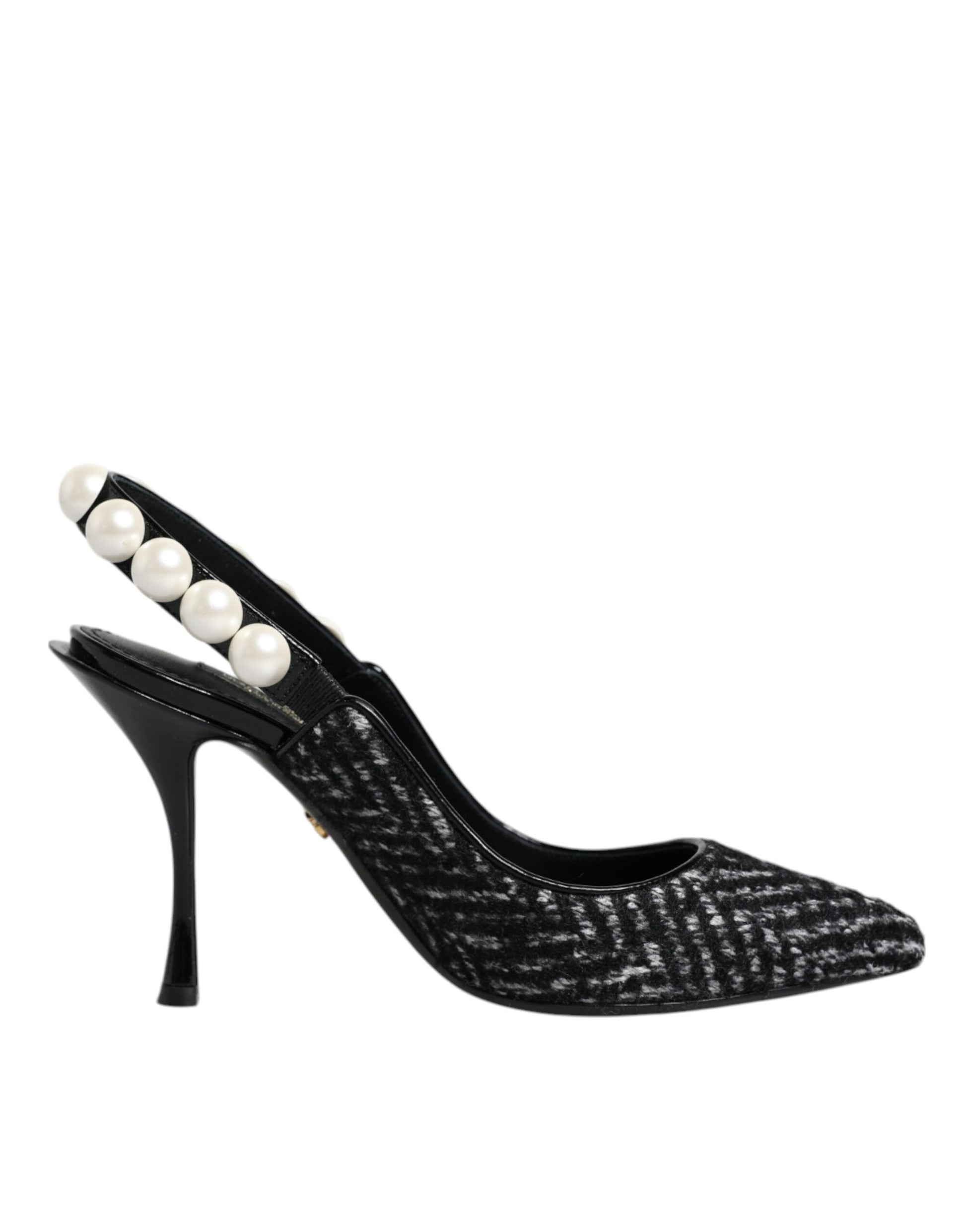 Escarpins à bout ouvert en faux cuir avec motif chevron blanc et noir et perles factices.