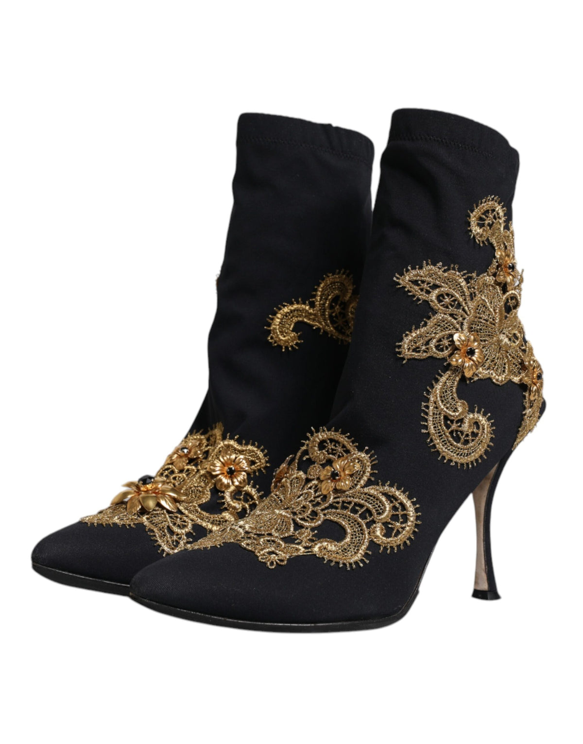Bottines plates à broderies noires et dorées