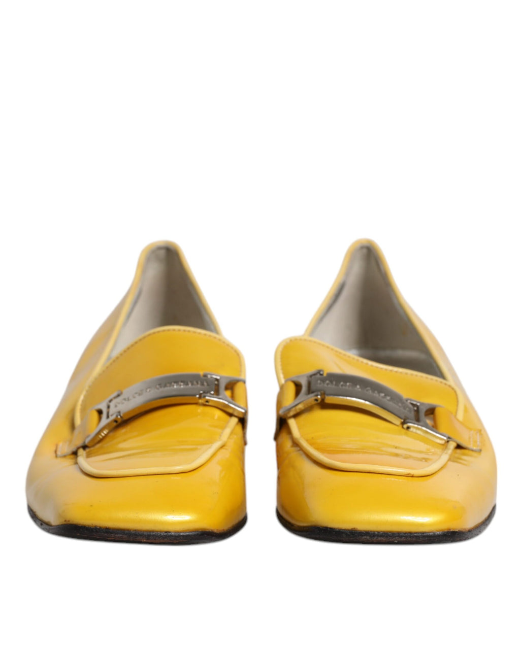 Mocassins à enfiler en cuir jaune avec plaque logo.