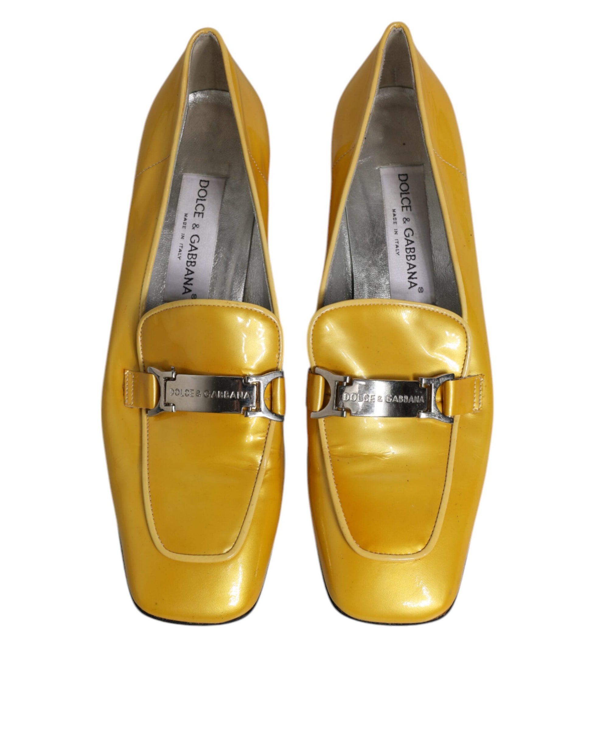 Mocassins à enfiler en cuir jaune avec plaque logo.