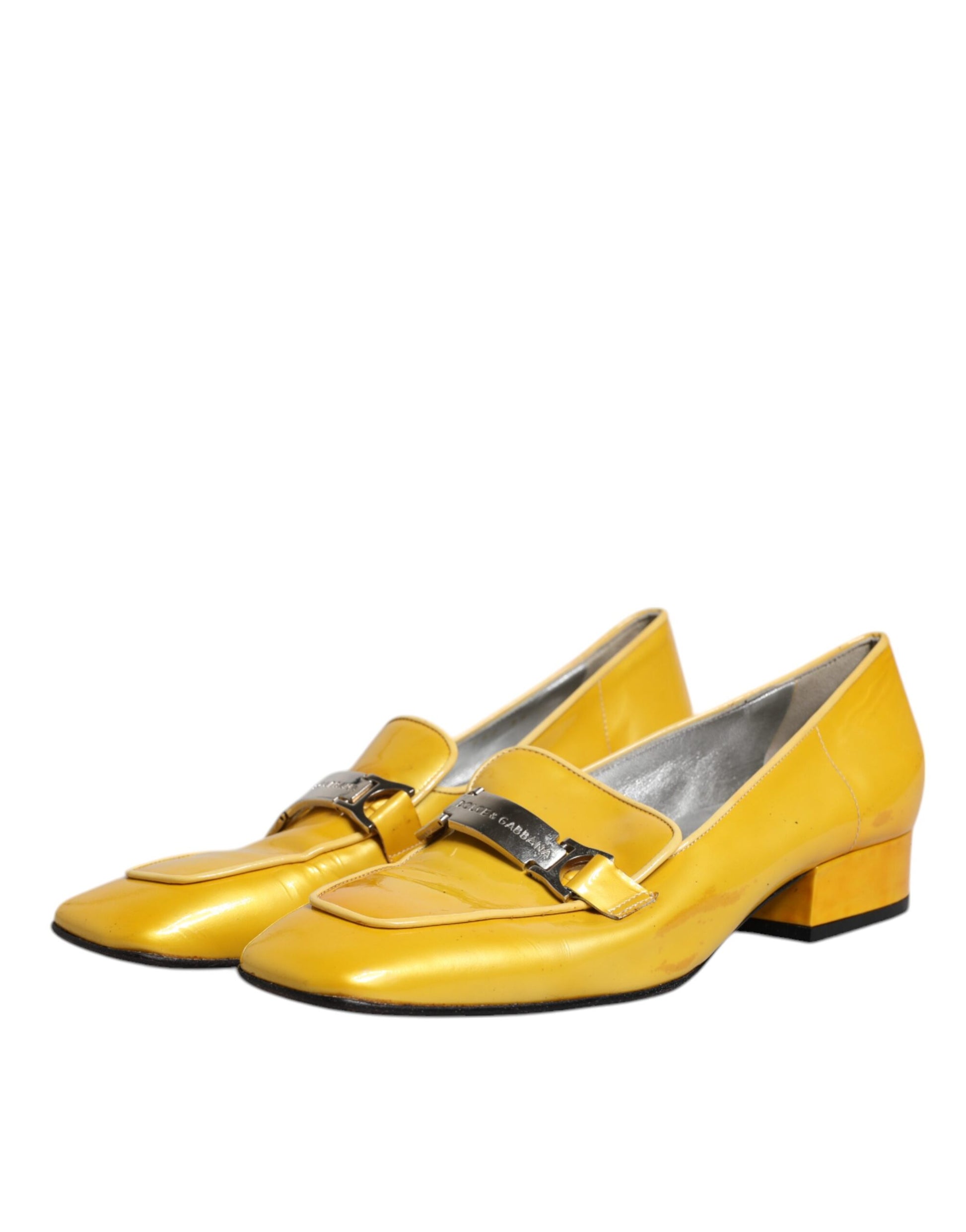 Mocassins à enfiler en cuir jaune avec plaque logo.