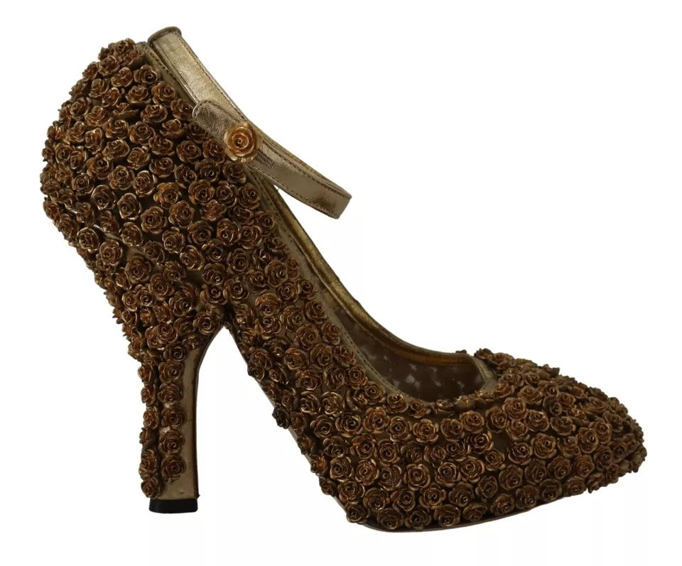 Escarpins à talons ornés de roses dorées