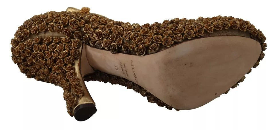 Escarpins à talons ornés de roses dorées