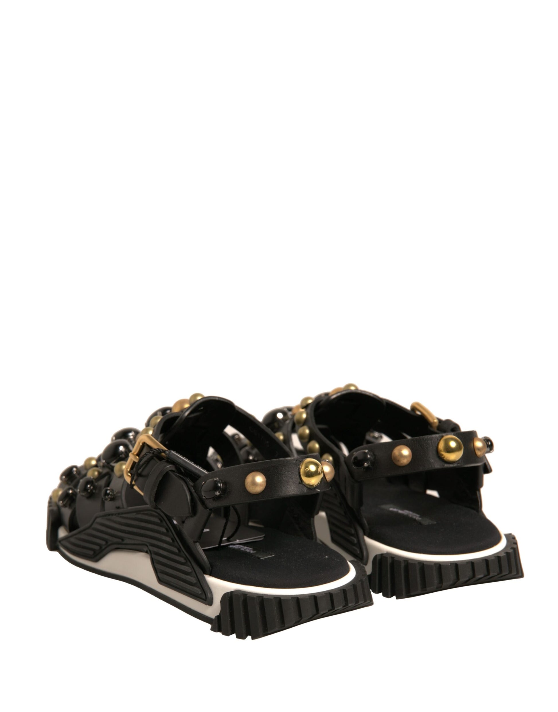 Sandales compensées en cuir noir avec clous