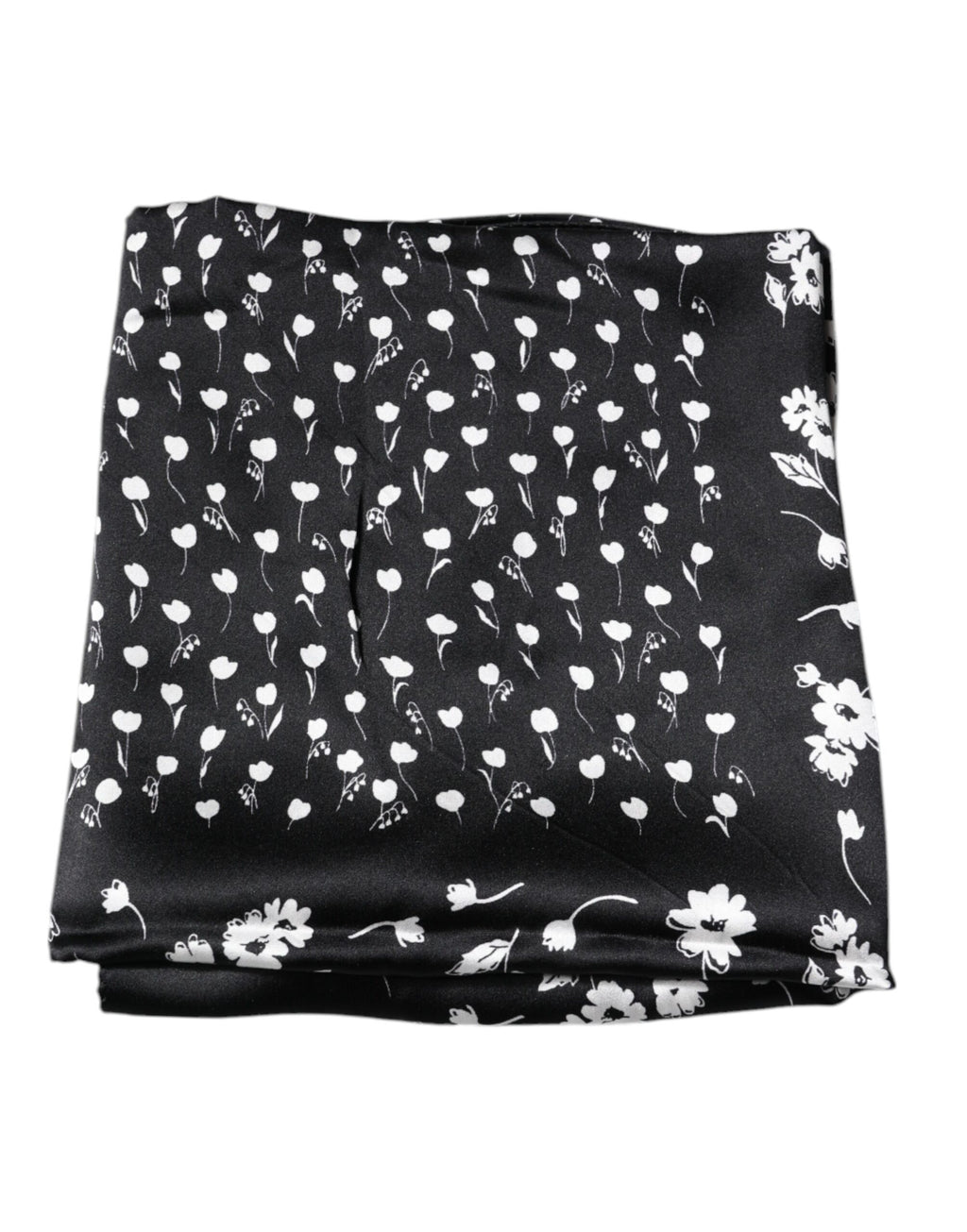 Écharpe carrée en soie à imprimé floral noir.