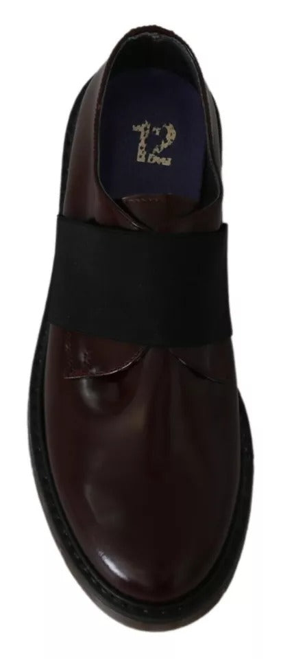 Chaussures en cuir marron foncé avec élastique