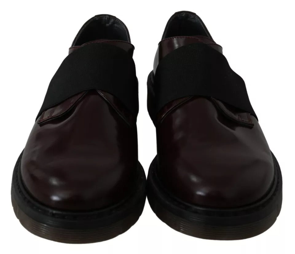 Chaussures en cuir marron foncé avec élastique