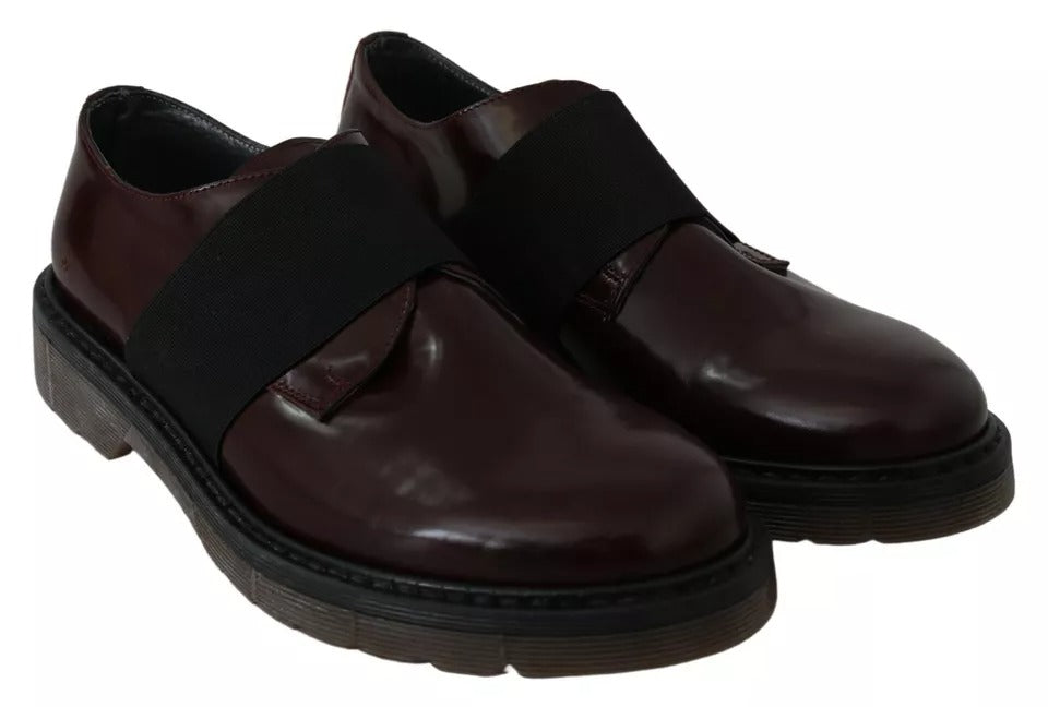Chaussures en cuir marron foncé avec élastique