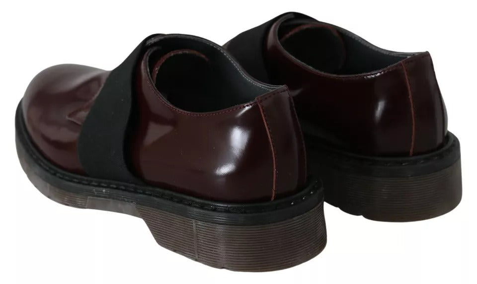 Chaussures en cuir marron foncé avec élastique