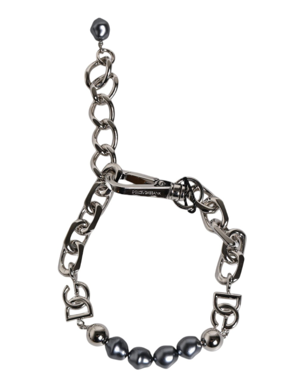Bracelet en perles grises avec chaîne argentée, fermoir à crochet et logo.