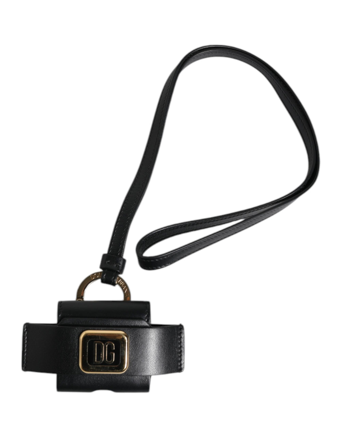Étui Airpods en cuir noir avec plaque métallique dorée portant le logo.