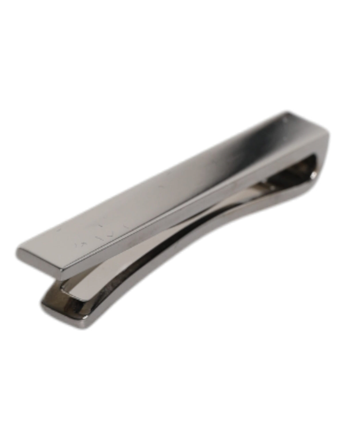 Barrette de cravate en laiton noir avec logo de la marque.
