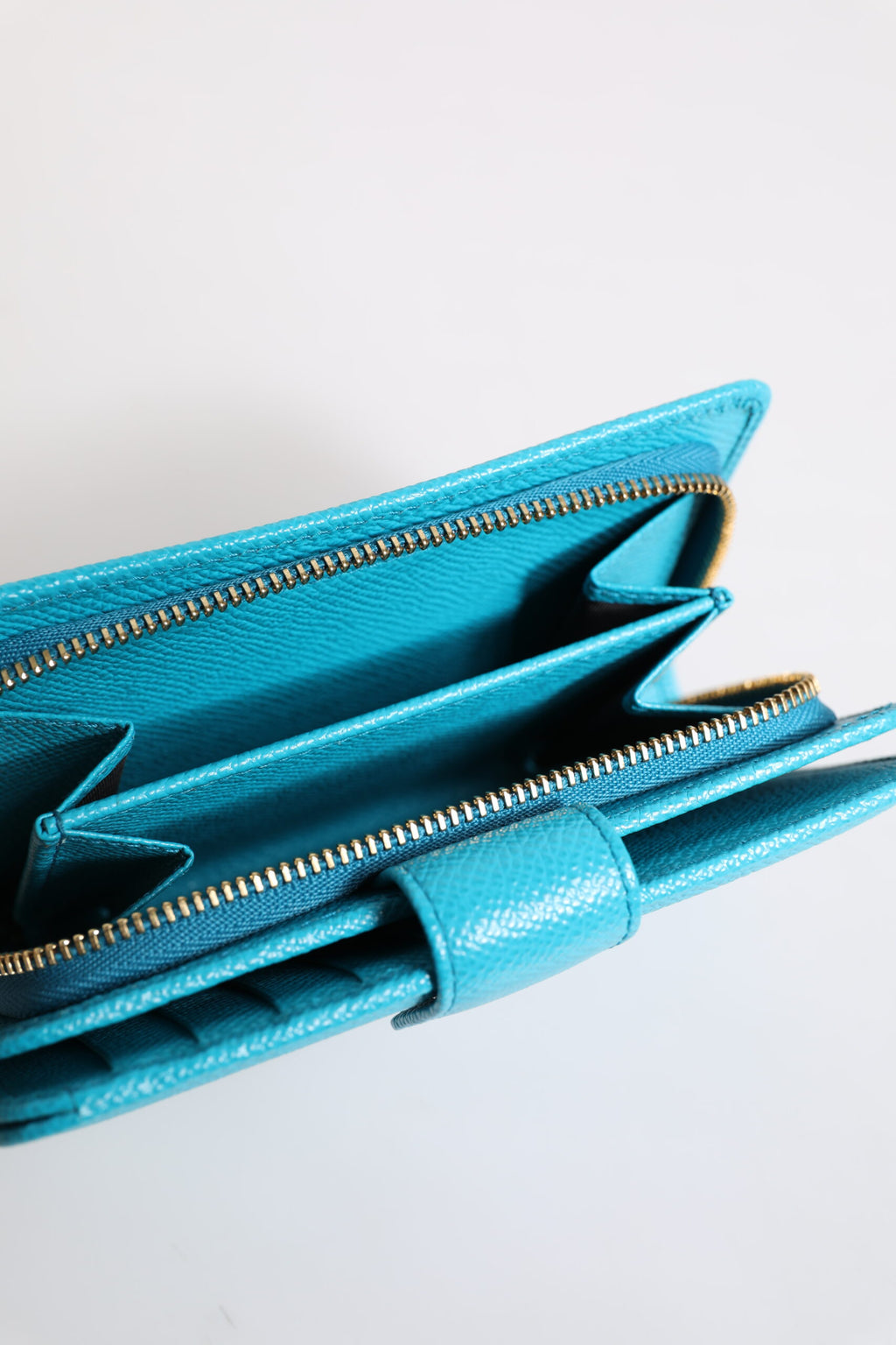 Portefeuille continental à rabat en cuir bleu clair