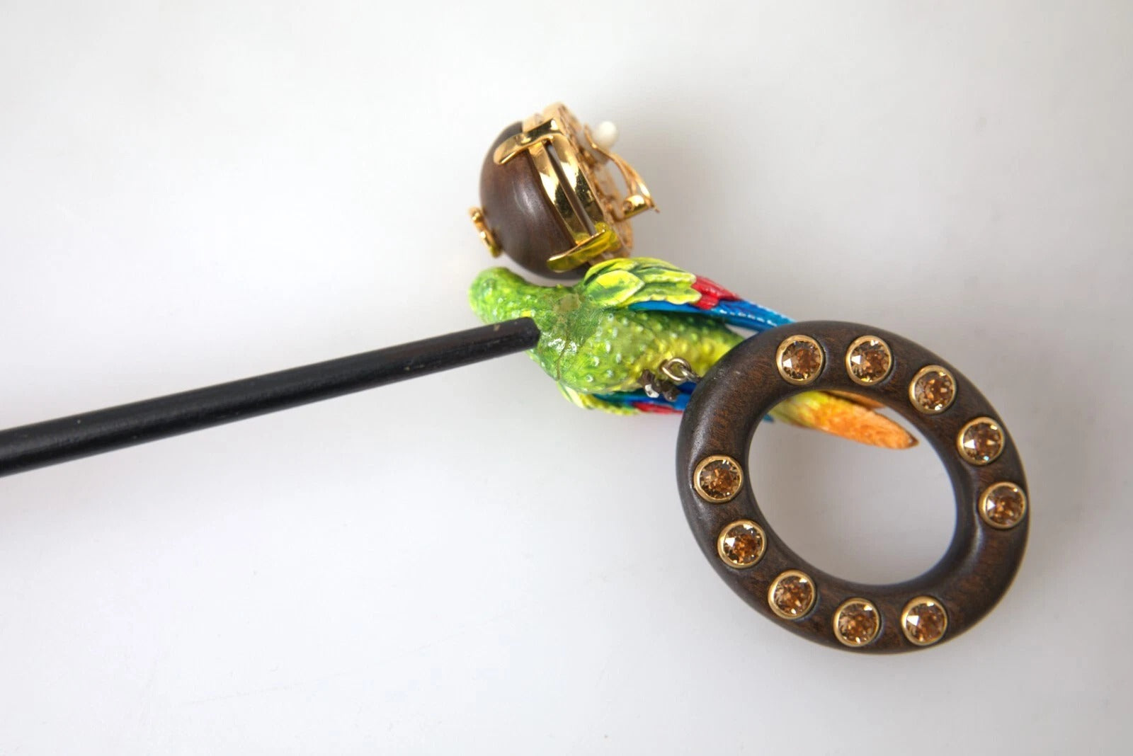 Boucles d'oreilles multicolores en forme de perroquet, ornées de cristal, en bois et en laiton.