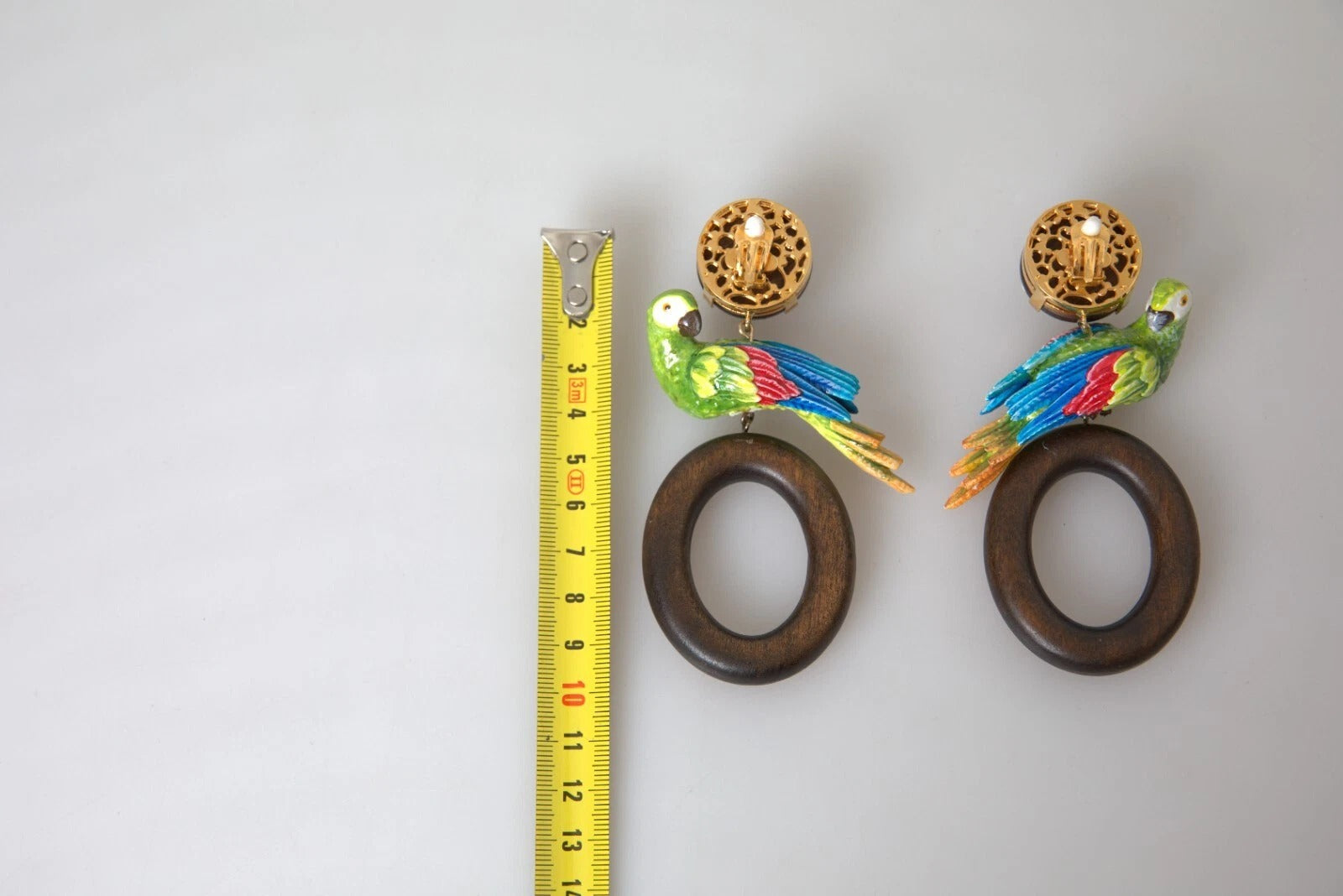 Boucles d'oreilles multicolores en forme de perroquet, ornées de cristal, en bois et en laiton.