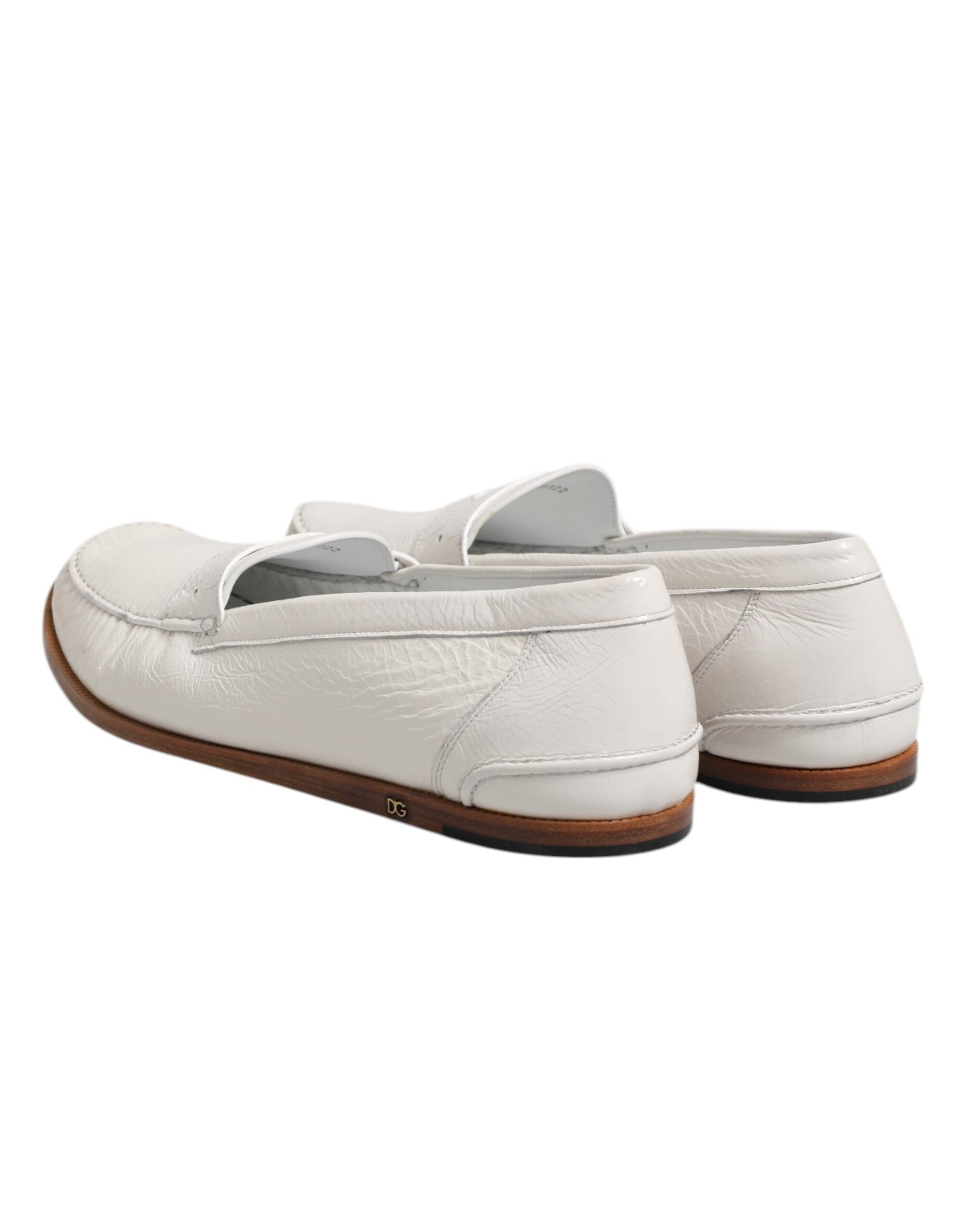 Mocassins en cuir blanc, chaussures plates à enfiler.