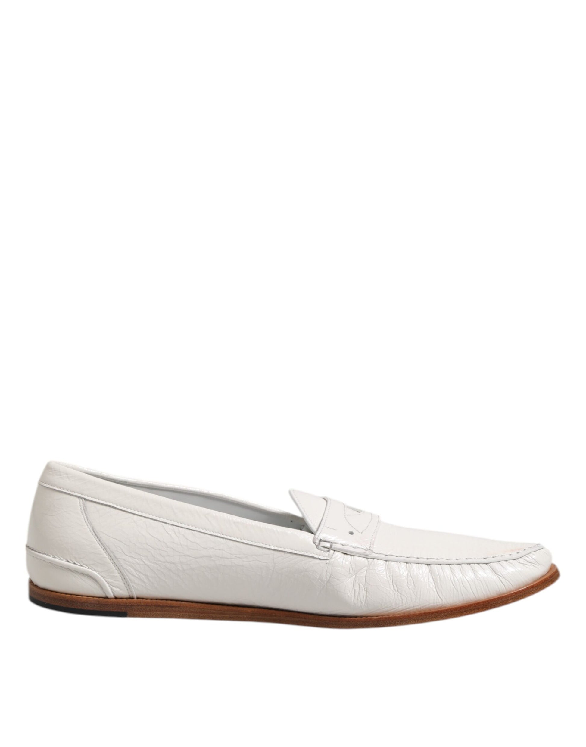 Mocassins en cuir blanc, chaussures plates à enfiler.