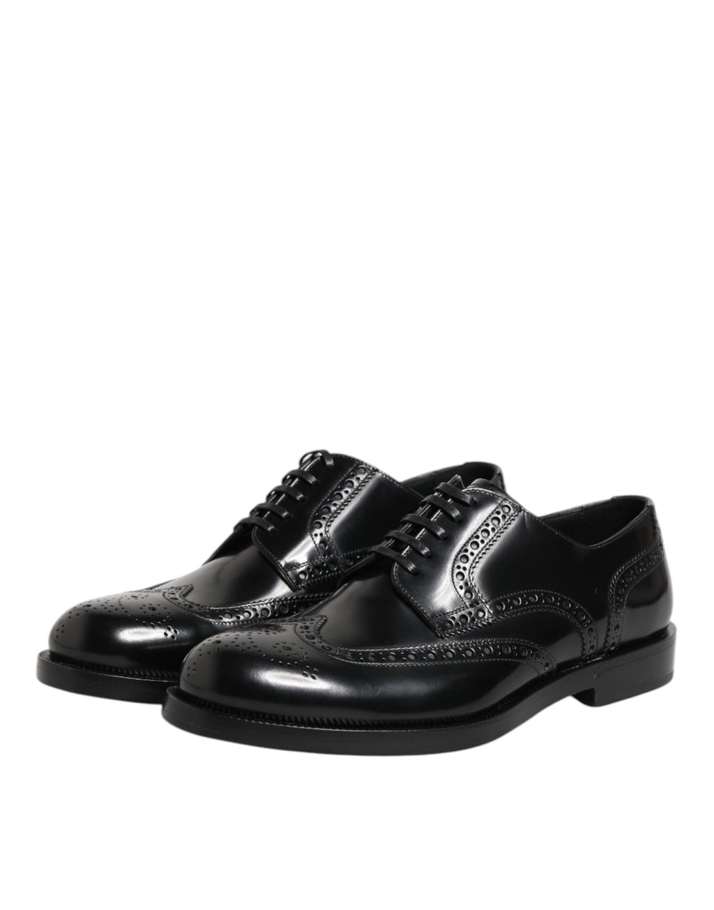 Chaussures habillées en cuir noir, style derby à bout pointu.