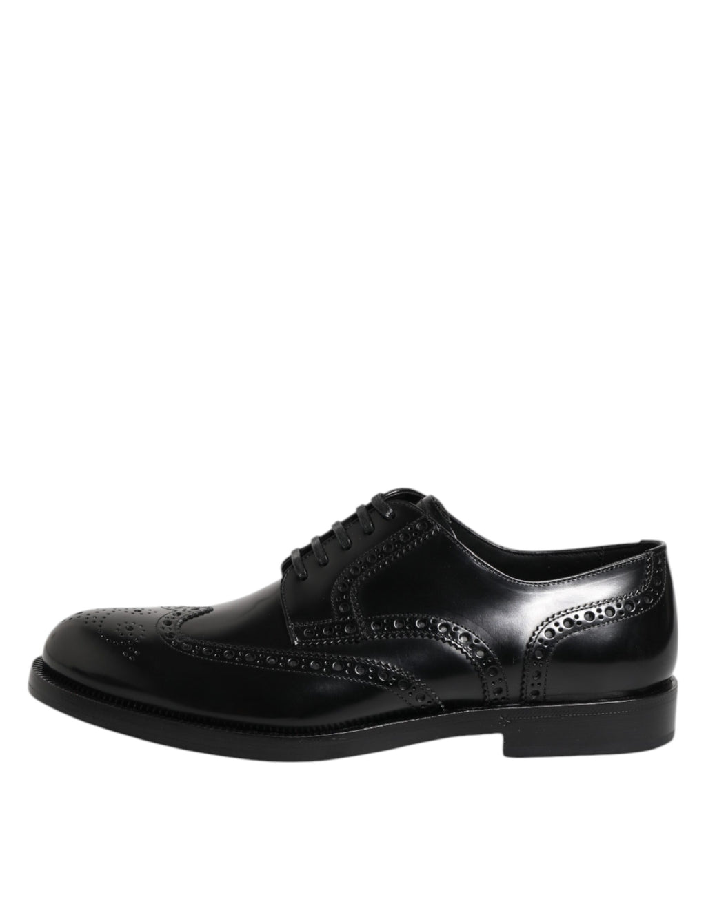 Chaussures habillées en cuir noir, style derby à bout pointu.