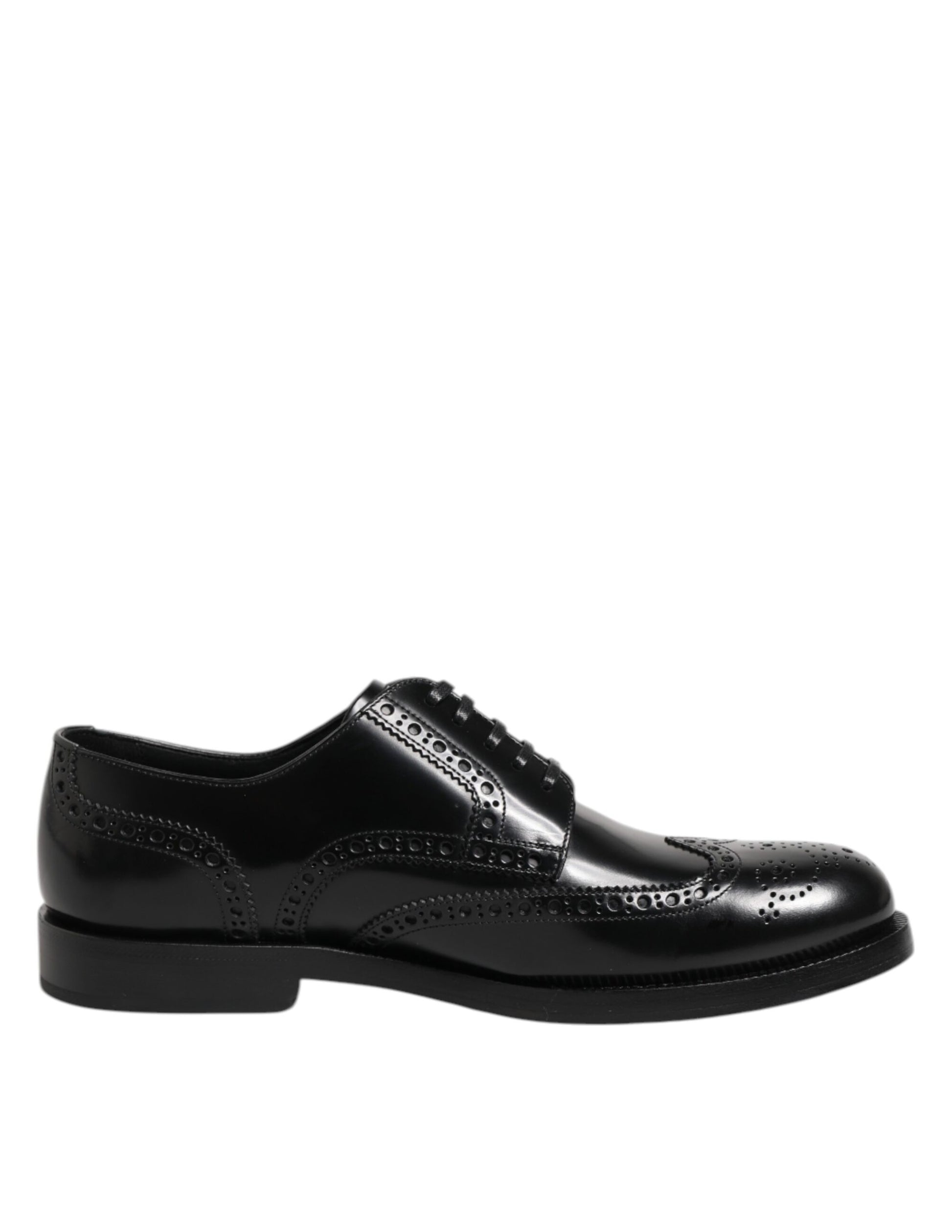 Chaussures habillées en cuir noir, style derby à bout pointu.