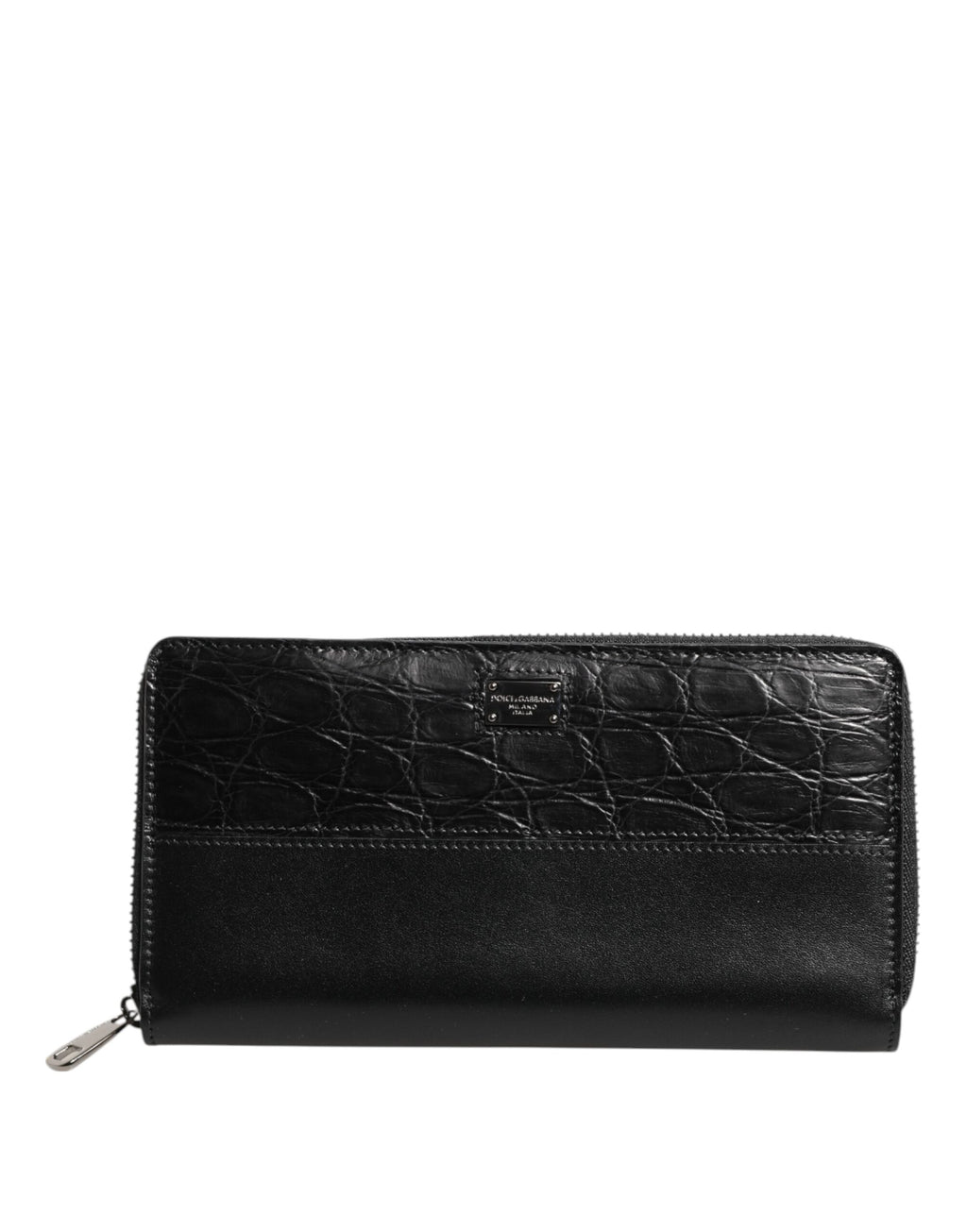 Portefeuille continental à fermeture éclair en cuir noir avec plaque de logo.