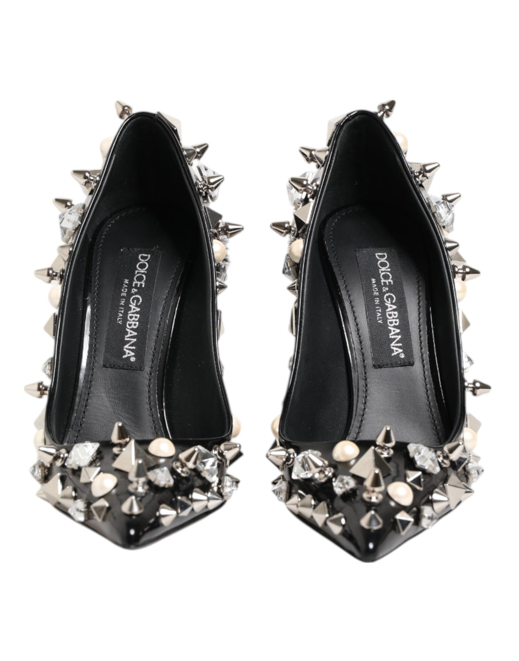 Escarpins à talons aiguilles ornés de cristaux noirs.