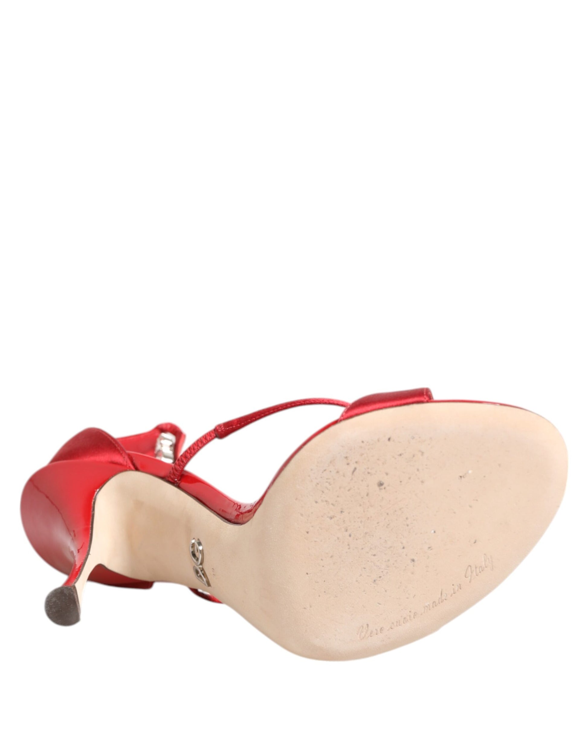 Sandales à talons hauts Keira en satin rouge avec cristaux