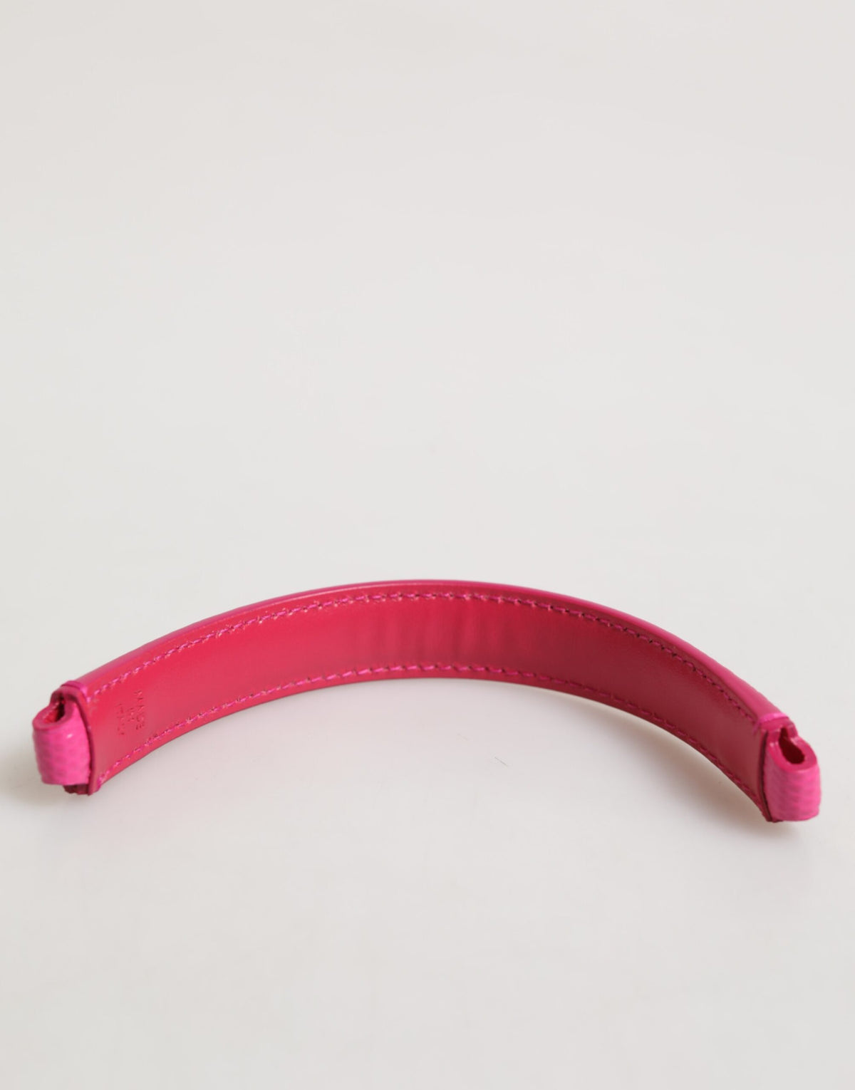 Bandoulière en cuir rose décorée pour sac à main, pour femme.