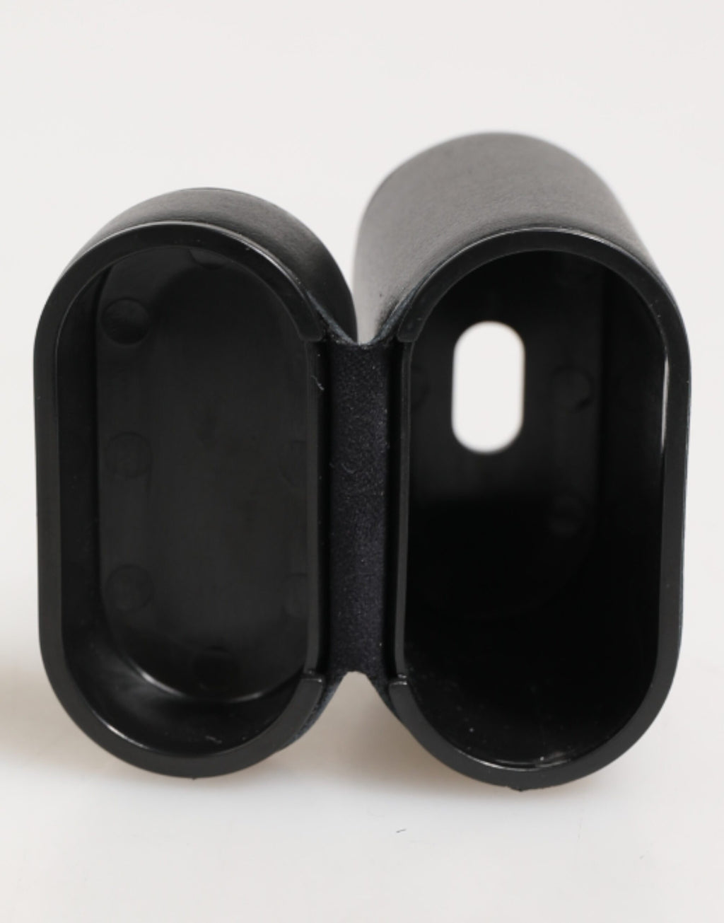 Étui pour Airpods à rabat en cuir de veau noir avec impression du logo