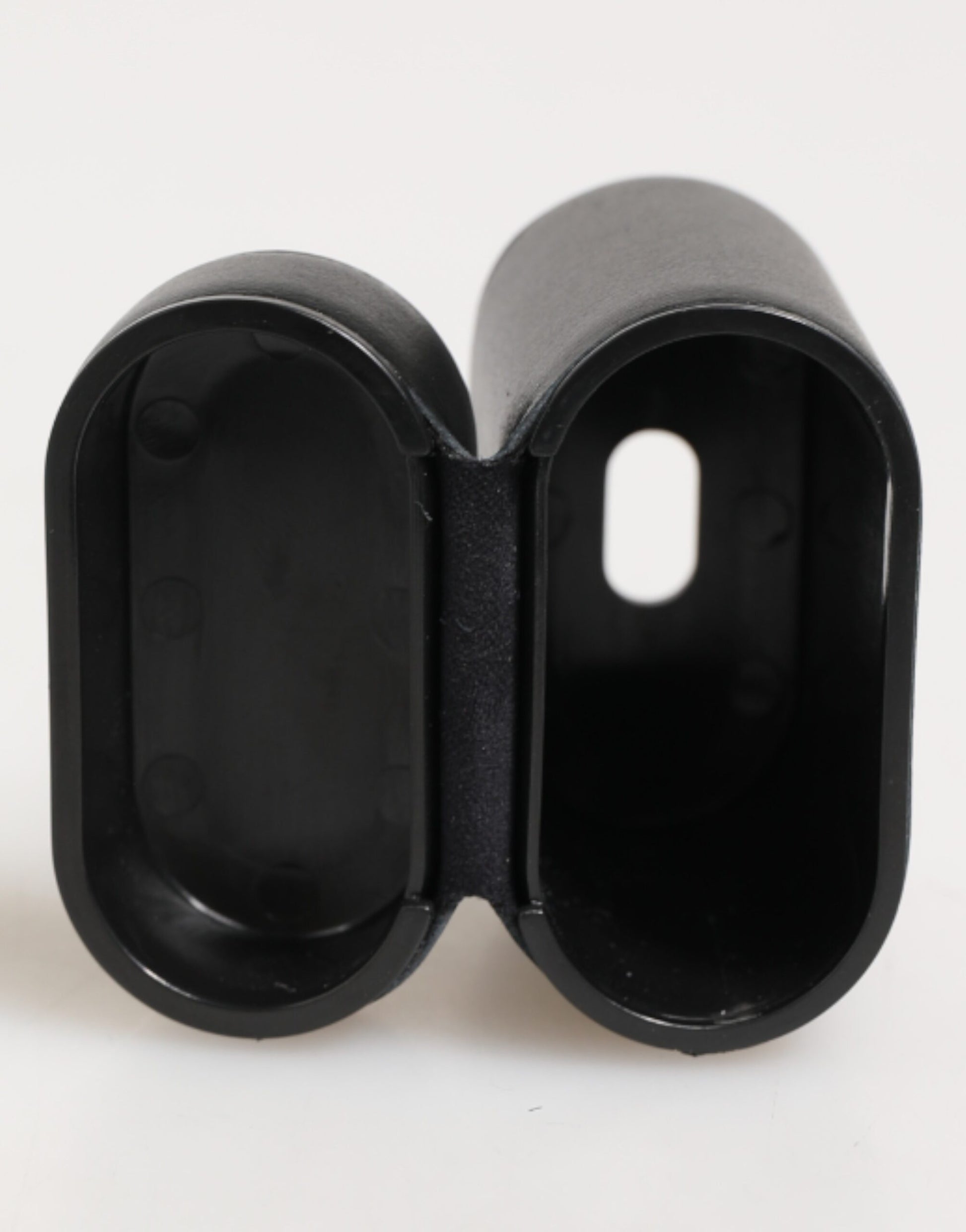 Étui pour Airpods à rabat en cuir de veau noir avec impression du logo